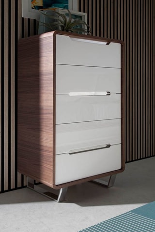 Chiffonnier 5 tiroirs en bois plaqué noyer - 106 x 70 x 49 cm