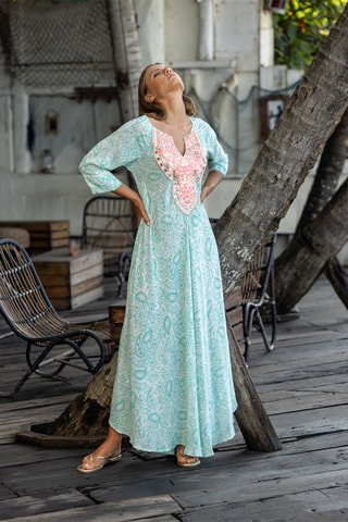 Robe longue Naomi - Blanc, bleu et rose