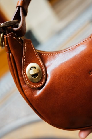 Sac porté épaule en cuir Rhea - Camel