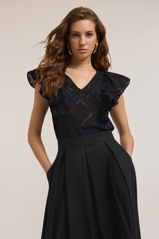 Blusa con bordado inglés - Negro
