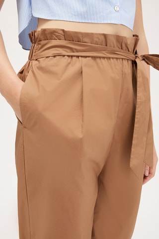 Pantalón carrot de tiro alto - Beige