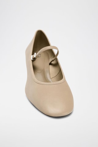 Babies à talons en cuir - Ecru