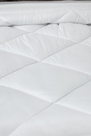 Couette légère antiacarienne - Blanc