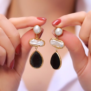 Boucles d'oreilles - Laiton plaqué or, perle & œil de chat