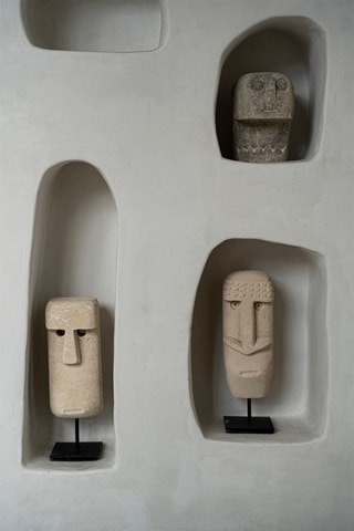 Statue Sumba en grès - 19 x 5 x 6 cm - Beige
