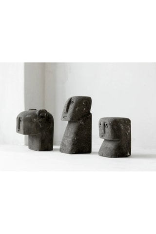 3 statuettes en grès Sumba - 6 x 7 x 9 cm