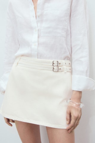 Jupe short en denim avec double ceinture - Blanc