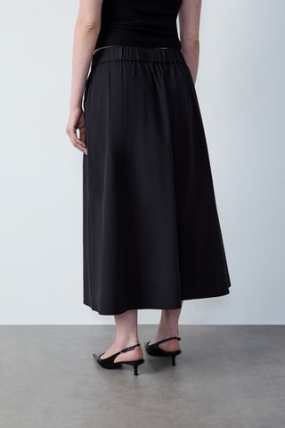 Saia média cintura subida - Preto