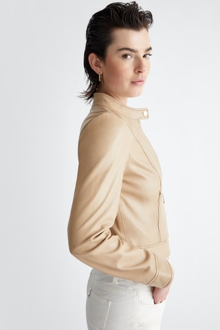 Veste courte en laine d’agneau - Beige