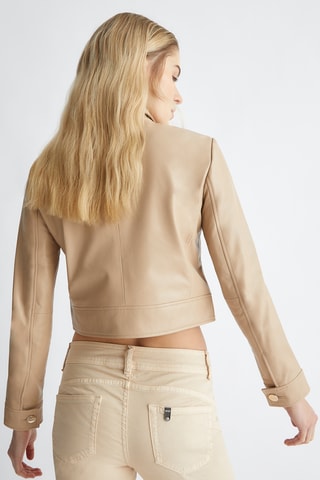 Veste courte en laine d’agneau - Beige