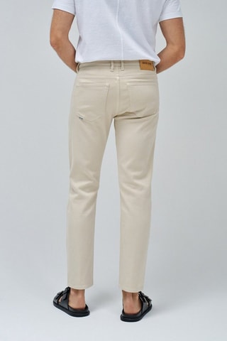 Pantalón slim fit - Beige