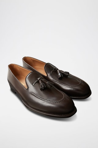 Mocassins com berloques em couro 
Castanho-escuro - Castanho-escuro