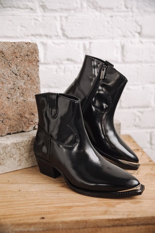 Bottines en croûte de cuir vernie Sixtin - Noir