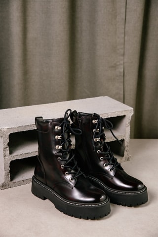 Bottines en croûte de cuir vernie Josefine - Noir
