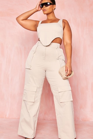 Crop top e pantaloni cargo - Beige