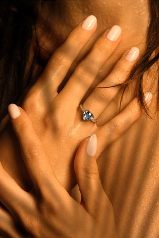Ring Nimué - Witgoud, Diamanten en Saffier