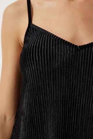 Vestido plisado - Negro