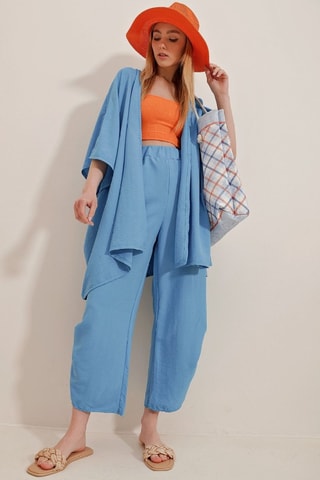 Kimono y pantalón de tiro alto - Celeste
