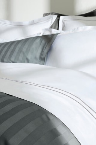 2 taies d'oreiller en satin de coton 80 fils/cm² Nice - Gris et blanc