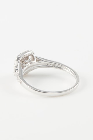 Anillo - 
Oro blanco y diamantes