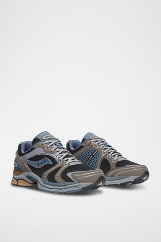 Zapatillas Progrid Triumph 4 - Gris oscuro y marrón claro