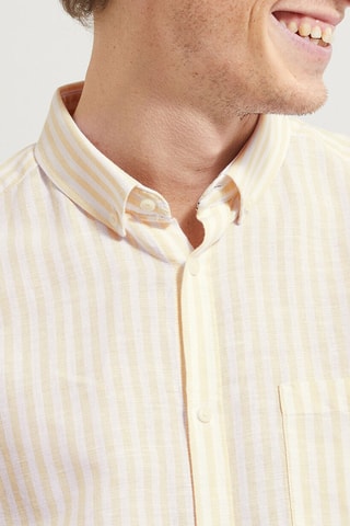 Camisa regular fit de lino - Amarillo