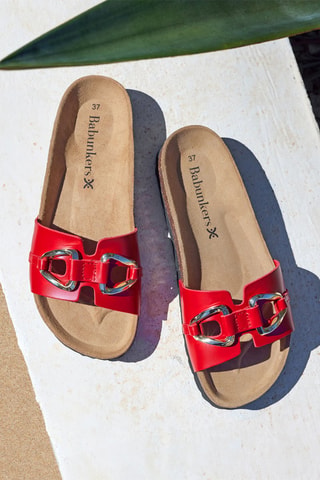 Mules em couro - 
Vermelho