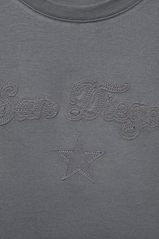 T-shirt en coton brodé - Gris