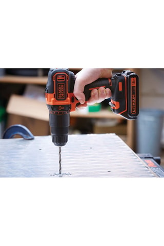 Perceuse à percussion sans fil - 18 V - 80 accessoires