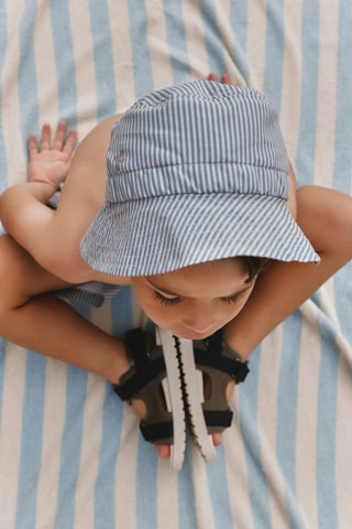Gorro bucket Tilo - Blanco, azul y gris