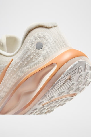 Nike Journey Run - Ecru