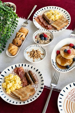 Vajilla de porcelana para el desayuno - 16 piezas