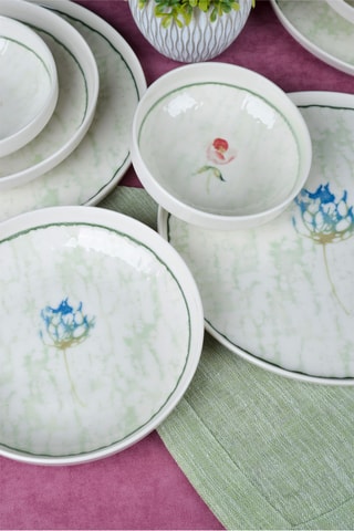 Service de vaisselle en porcelaine - 18 pièces