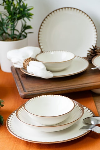 Service de vaisselle en porcelaine - 18 pièces