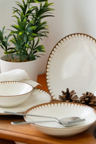 Service de vaisselle en porcelaine - 18 pièces