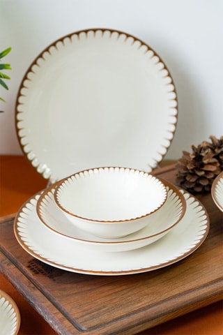 Service de vaisselle en porcelaine - 18 pièces