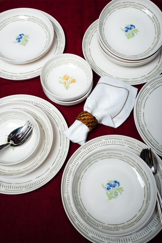 Service de vaisselle en porcelaine - 18 pièces