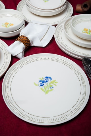 Service de vaisselle en porcelaine - 18 pièces