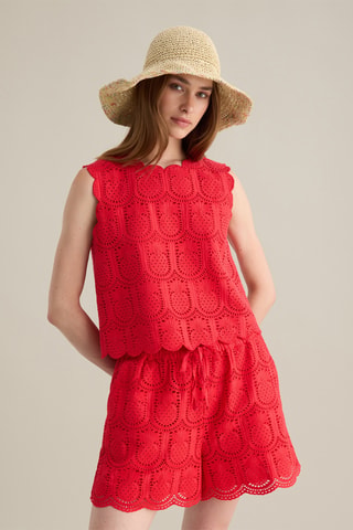 Top con bordado inglés - Rojo