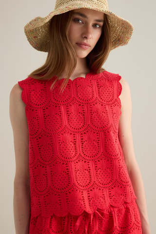 Top con bordado inglés - Rojo