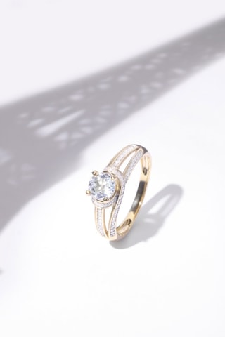 Anillo Mackay - Oro amarillo, diamantes y topacio