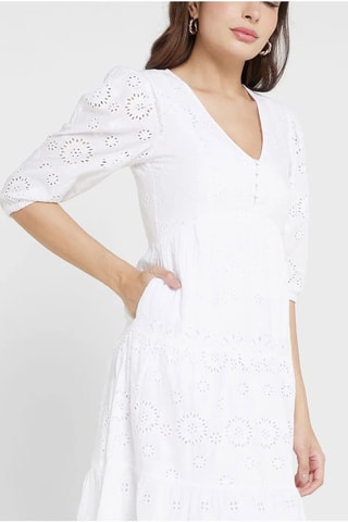 Vestido médio em bordado inglês Broderie - Branco