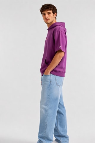 Camiseta regular fit con capucha - Violeta