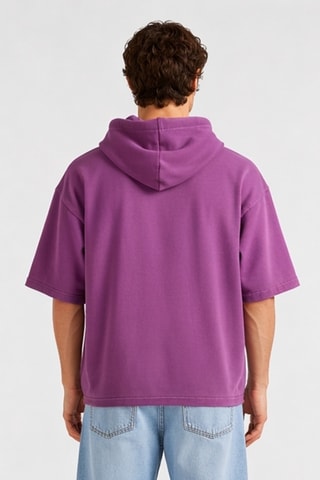 Camiseta regular fit con capucha - Violeta