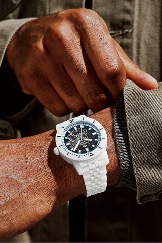 Reloj automático de cerámica