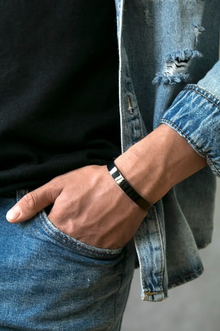 Pulsera abierta  Negro