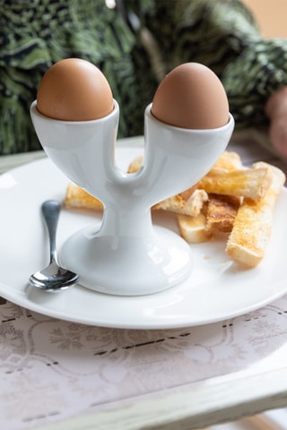 Huevera doble de porcelana - 8,6 cm