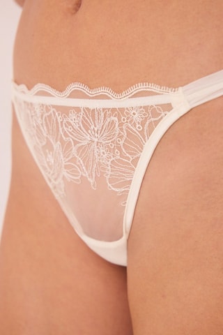String - Ecru