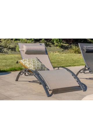 2 chaises longues empilables - 170 x 63 x 30 cm