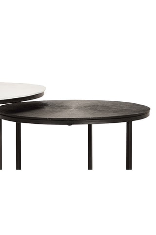 2 tables gigognes en bronze - 76 x 76 x 45 cm / 56 x 56 x 40 cm